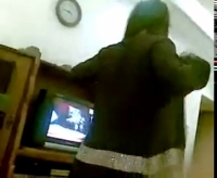 Узбечка сняла всё и виляет задницей на камеру